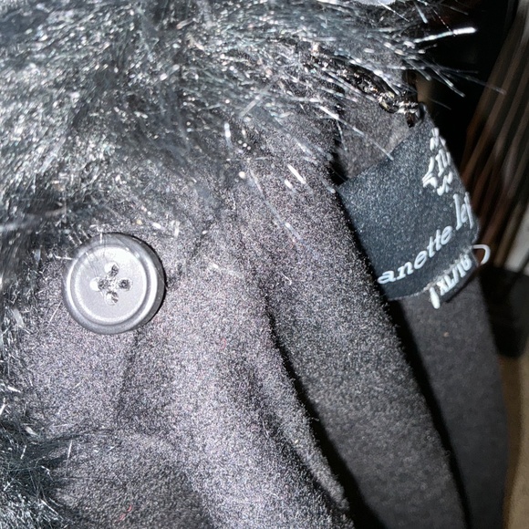 Nanette Lenore xl black poncho with faux fur - Picture 11 of 12